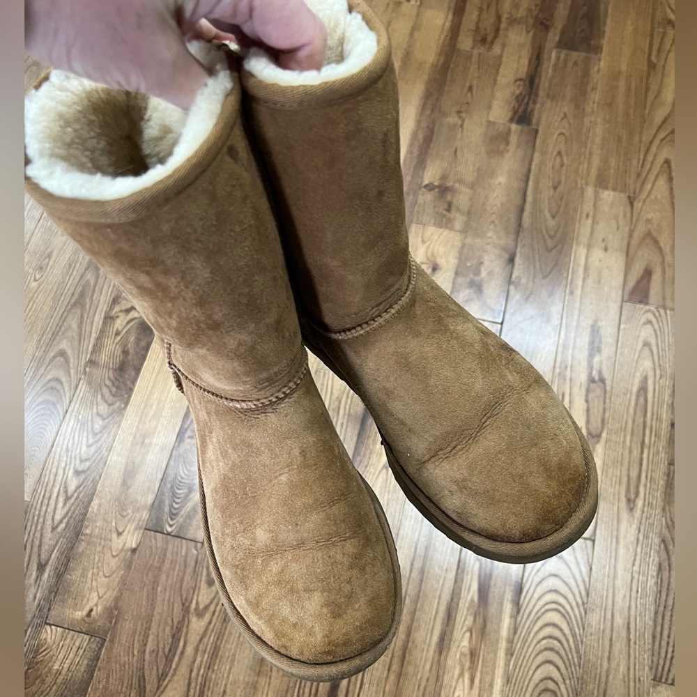 Authentic Classic UGG Cozy Tan Shearling-Lined Boots